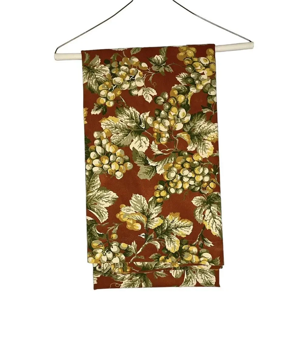 William Sonoma Toscana Grapes Tablecloth 68 x 90 Tuscan Red Made in Italy